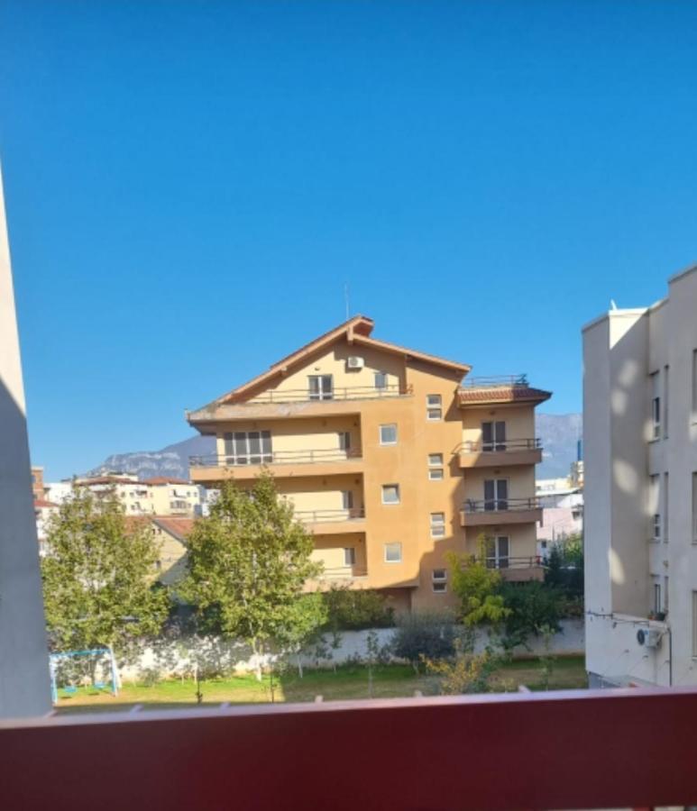 New & Great Located Apartment Near Center Tirana Kültér fotó