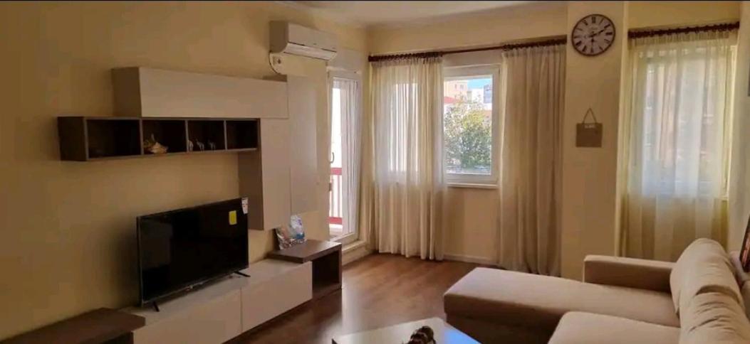 New & Great Located Apartment Near Center Tirana Kültér fotó